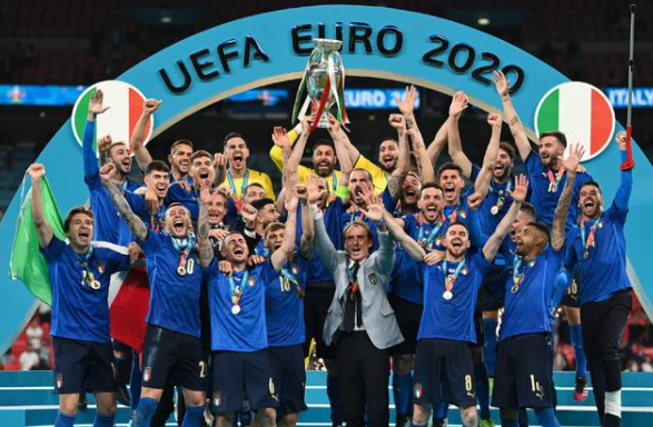 52年的等待也创造了欧洲杯历史上单支球队夺冠间隔时间最长的纪录